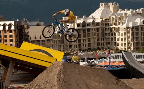 Semenuk with a sick 360 out of the Mavic Bowl