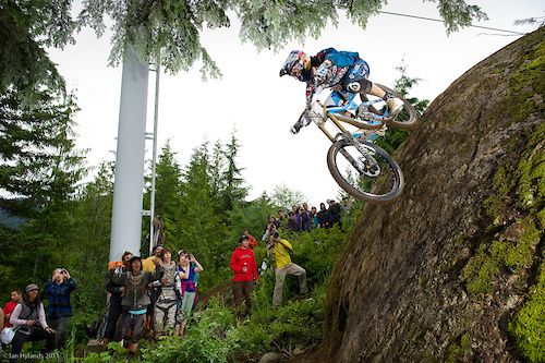 Gee looked like he had a goor run going but  ended with an off the bike crash just below here and didn't make the podium.