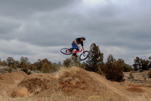Hip jump on flow line