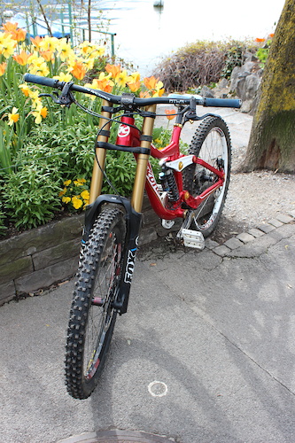 A vendre / to Sell : 3000 CHF

Kona Operator supreme 2011