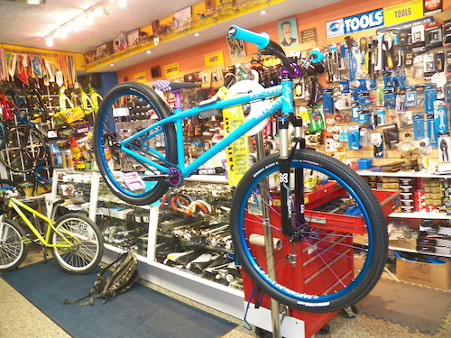 Milan's Custom build NS Majesty. ALL bought through ZM Cycle and Fitness. 24.2 lbs