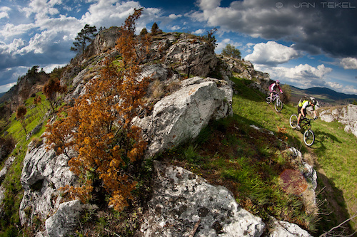 Refreshingly winding singletrack..