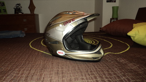 Vendo Capacete BELL