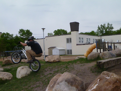aaron working a wicked gap! :D