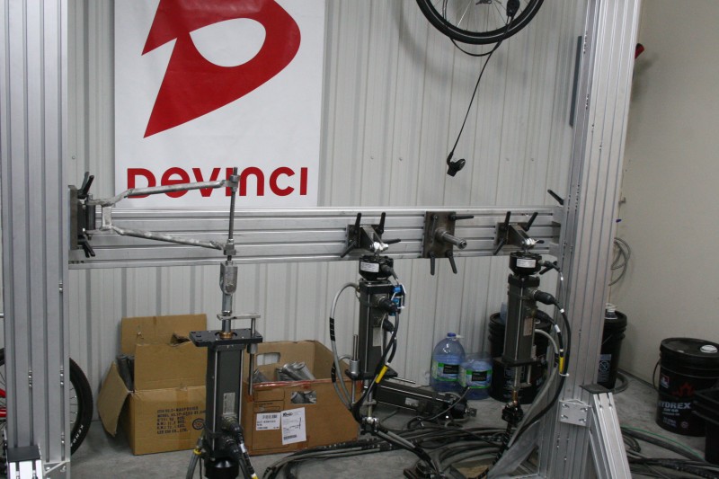 Small parts test bench