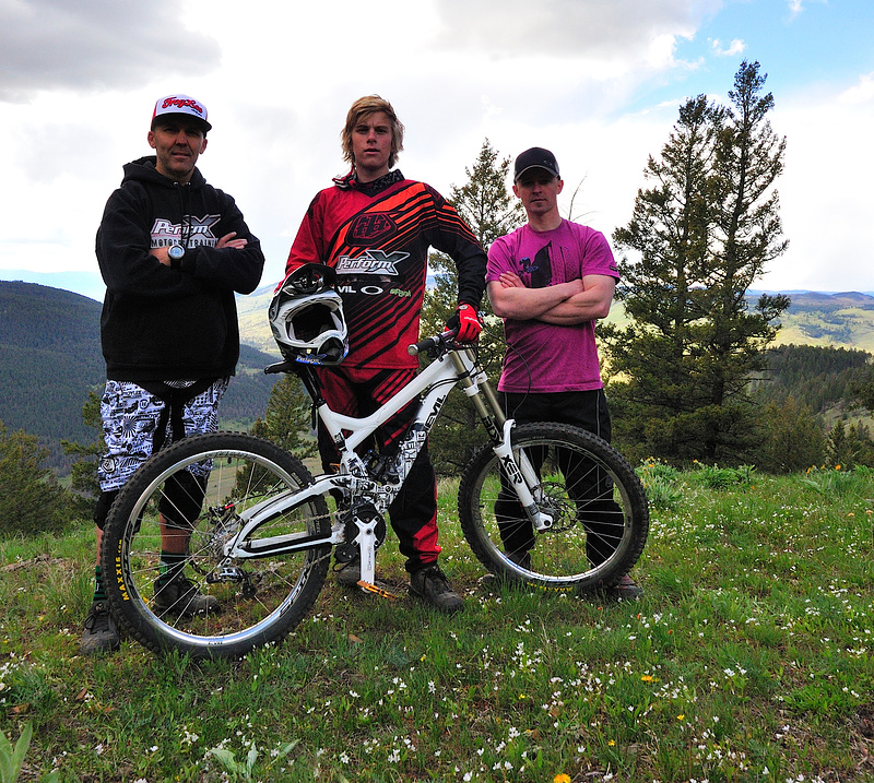 Your 2010 PerfromX Downhill Team: Owner/Manager Todd Schumlick, Remi Gauvin and Co-manager/Coach Ryan Kuhn. Image: Chris VanLuven