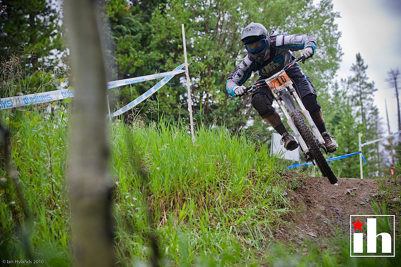 Waylon suffered a flat tire near the top of the course in qualifying and ended up in last place, giving him the first run in the mens final. He put in the fastest time of the day and spent the entire race in the hot seat.