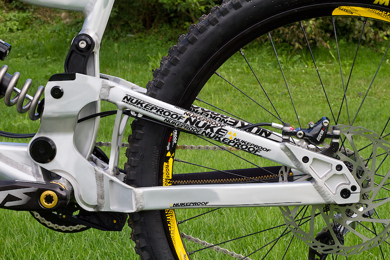 A better look at the Scalp's enclosed rear triangle. Maximum stiffness was the design goal and it looks like this bike could and should be as rigid anyone would want. A bolt on brace just ahead of the seat tube further increases the bike's strength. While the frame should come in at a more than reasonable weight, you can see the trend here: stiffness and strength are key for a reliable and fast bike.