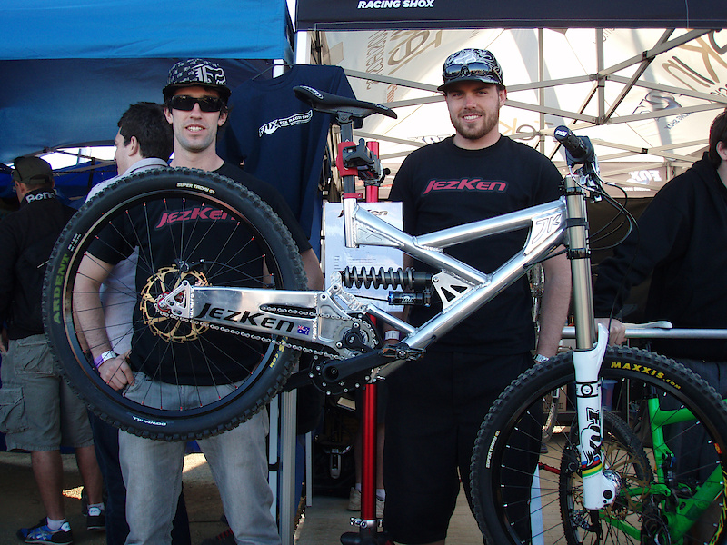 The boys proudly showing off their hard work. It looks like someone spent their day at the polishing wheel! Take note of the dialed internal cable routing on this version as well.
