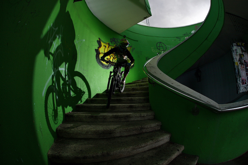 Before catching the ferry to the next Islands at the evening, there was time and the perfect location for some urban riding shots. Green is the color to match.