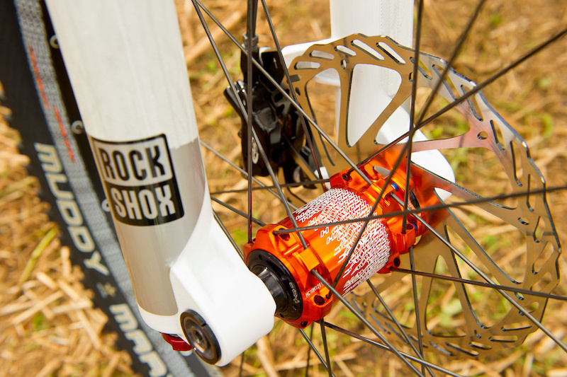 Steve is also part of the Easton Wheel program. For 2011 that means rolling on the sweet anodized Havoc DH hubs. The hubs run cartridge bearings with a 3 cross, straight pull, 24 spoke pattern and weigh in at 2295 grams for a complete set.
