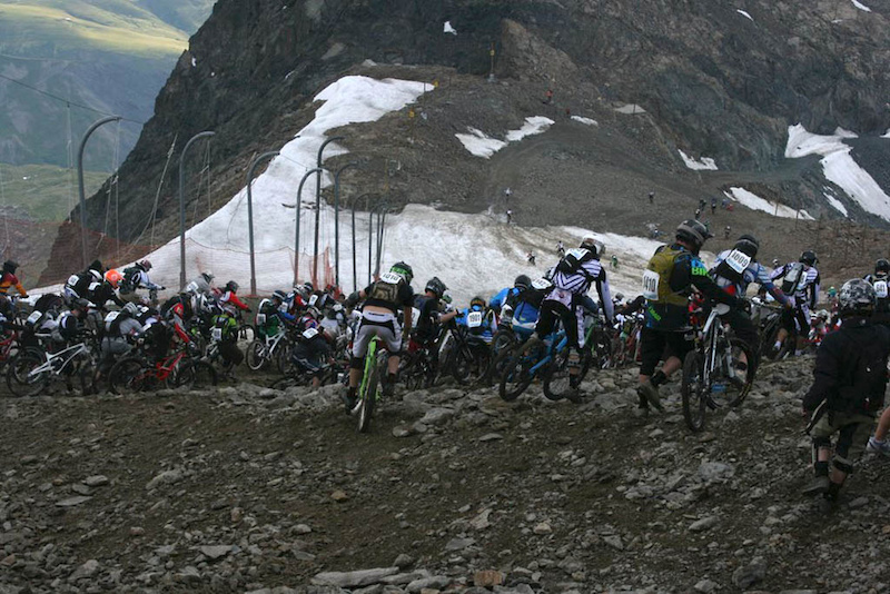 Mega Avalanche Alpe d Huez