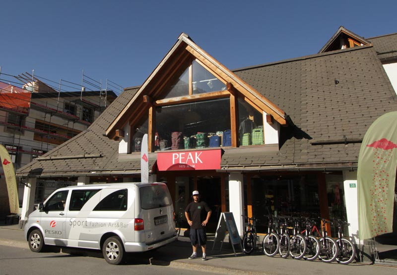 The Peak bike shop treated us well with phenomenal service from Hayden when Sharon s brake lever decided to inopportunely fail