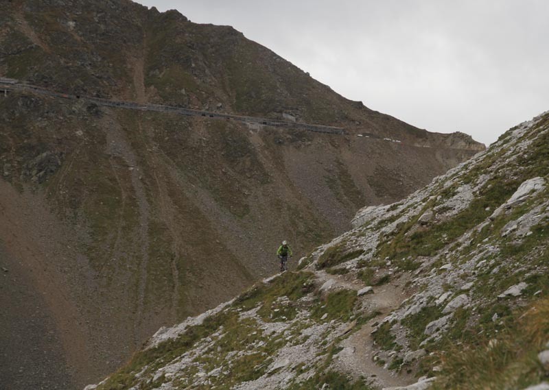 As Sharon starts her descent the tunnels from the Rothorn bowls are in the background
