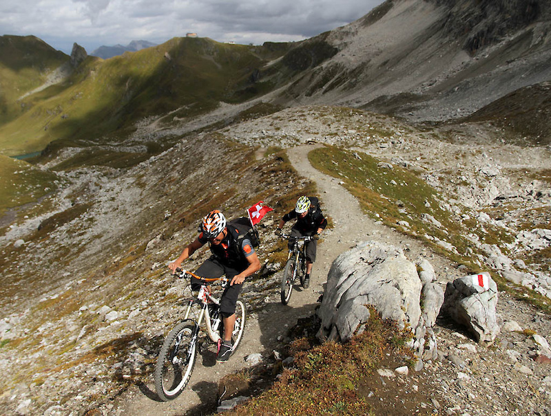 Climbing to Urdenfuerggli from the Hornlihutte in Arosa