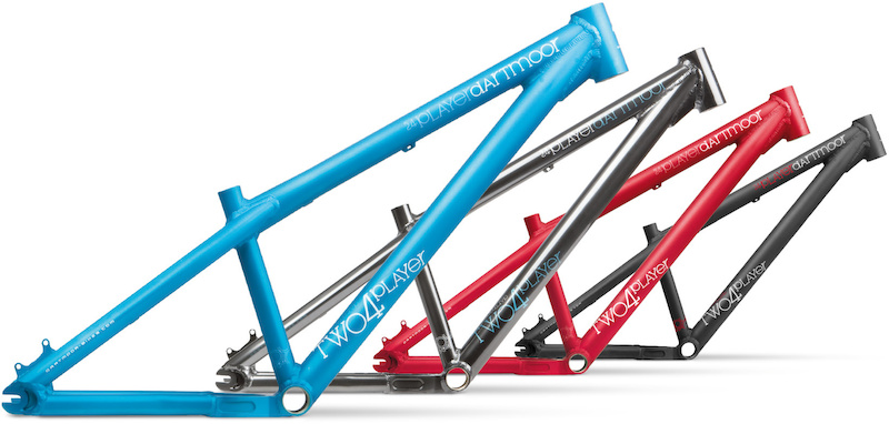 Two4Player - ultra light dirt skatepark frame for 24 wheels. Smaller brother of the Two6Player frame. Made of butted and heat treated 7005 aluminium tubes. New double butted top tube with increased thickness in the head tube area. Head tube still takes standard 1.1 8 headsets machined internally for weight reduction. In 2012 it comes with a new red satin matt color. First delivery is coming soon 