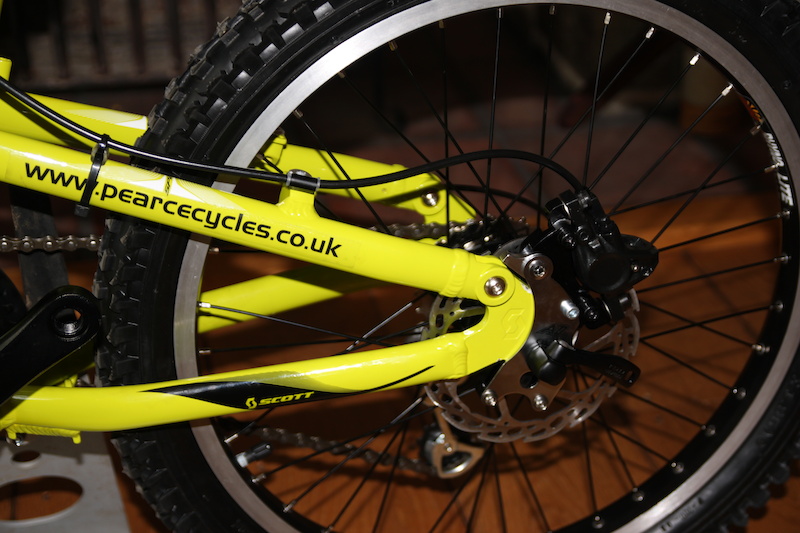 Rear brake mount bracket and Sun rims