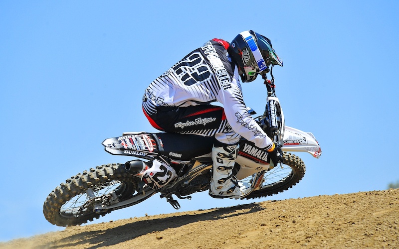 Shawn looks to transfer is unreal moto skills to the PerformX Young Guns Commencal V3 dh bike this year.