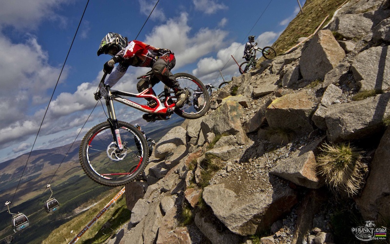PHOTO BY PHUNKT.COM