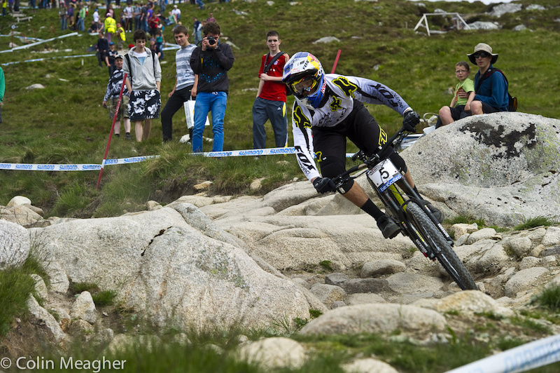 Steve Smith smashing a run down. He qualified fourth on the day about 3 seconds out of the pole position.
