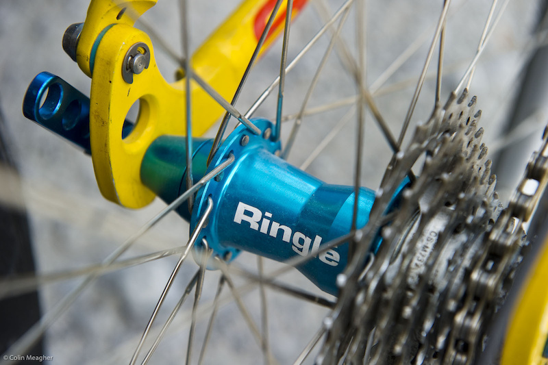 Sun Ringle hub anodyzed a nice blue to match the rest of the bike.