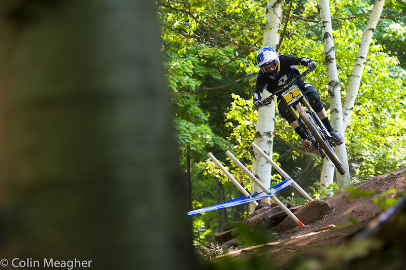 Rachel Atherton on course. Rachel was only 2 seconds up over Emmeline Ragot but on a track this short that will be a hard nut for Emmeline to crack.
