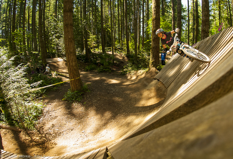 Gale won the top pro spot today at the first annual Sugar Showdown. Women from all over North America came to be at the contest this weekend. Needless to say all the women had a great time and made this weekend awesome for everyone. Hopefully more events such as this will start popping up more and more bringing the needed attention to getting more women into the sport.