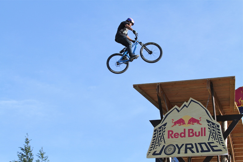 Yannick 3 s the Joyride drop during Crankworx