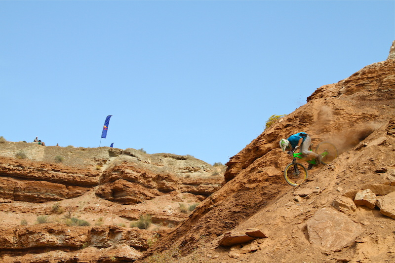 Yannick head slams the Oakley drop on a SINGLE crown fork.....Crazy Frenchman