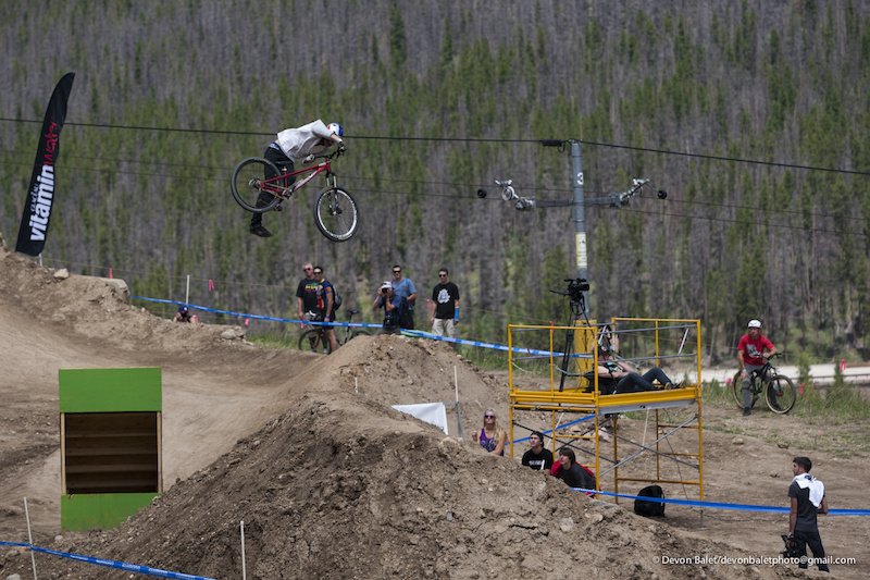 Martin with a fully extended knack during qualifying.