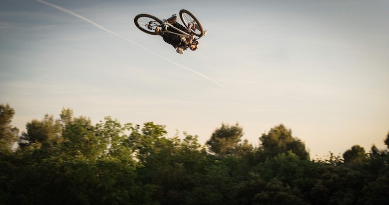 Andreu sending it 
