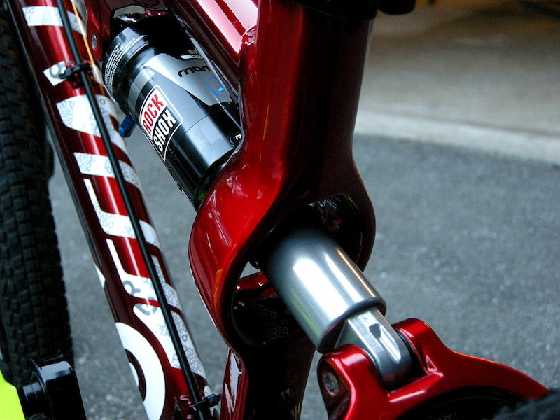 Specialized P-Slope Monarch Shock with Hydro-formed seat tube tunnel.