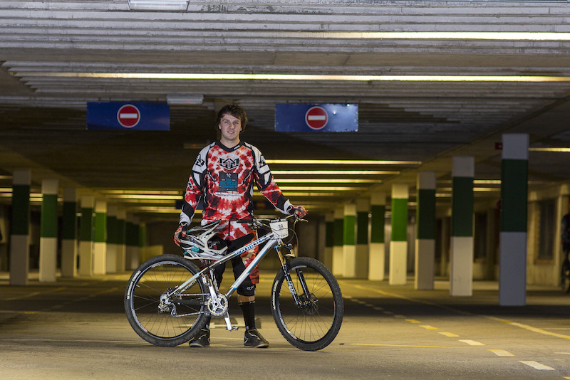 during Evans Cycles Urban Dual at NCP Multstory Car Park Cardiff Wales United Kingdom. 28October 2012 Photo Charles Robertson