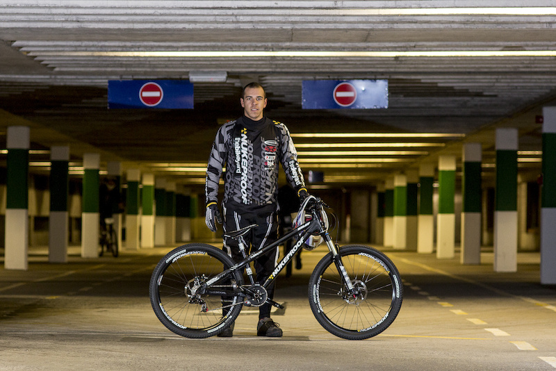 during Evans Cycles Urban Dual at NCP Multstory Car Park Cardiff Wales United Kingdom. 28October 2012 Photo Charles Robertson