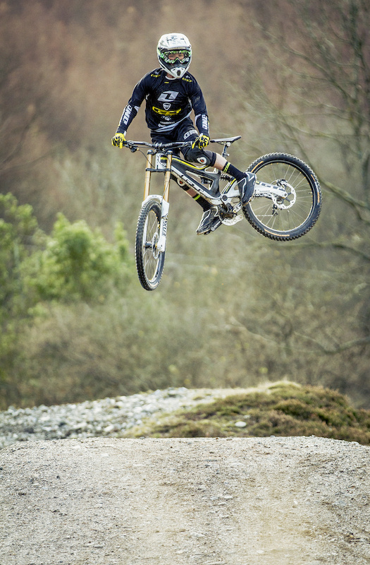 Powerhouse Riders Taylor Vernon and Martin Maes Set to Ride with Beaumont and Athertons - Laurence CE - www.laurence-ce.com
