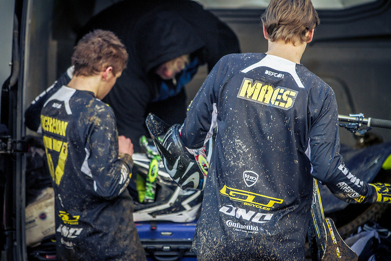 Powerhouse Riders Taylor Vernon and Martin Maes Set to Ride with Beaumont and Athertons - Laurence CE - www.laurence-ce.com