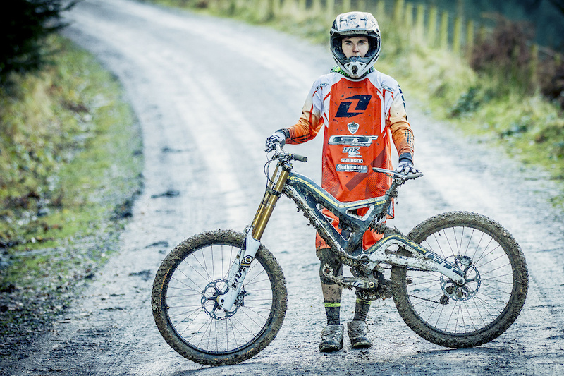 Powerhouse Riders Taylor Vernon and Martin Maes Set to Ride with Beaumont and Athertons - Laurence CE - www.laurence-ce.com