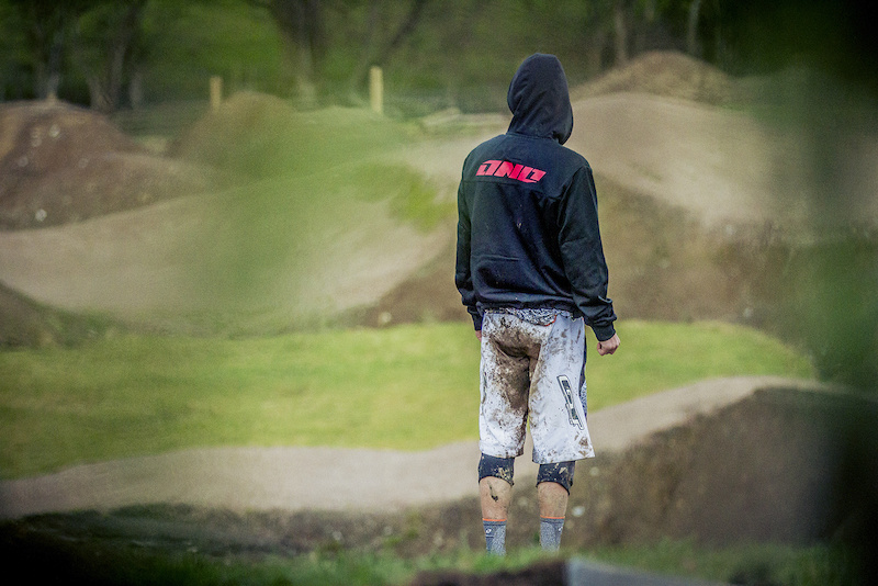 Powerhouse Riders Taylor Vernon and Martin Maes Set to Ride with Beaumont and Athertons - Laurence CE - www.laurence-ce.com