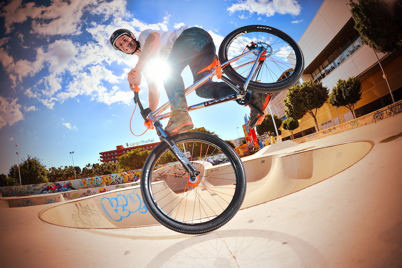 Recently we gave Sam Pilgrim Official Sam Pilgrim Page a chance to compare the custom NS Bikes Majesty bike he used during 2012 s biggest international events to a bone-stock middle-of-the-range Metropolis 2. Check out the video to see how he liked it. To learn more about our 2013 dirt bikes go to http nsbikes.com 2013-ns-dirt-bikes 306 pl.htm Check out more pictures and the full specs of the bike on http www.nsbikes.com 2013