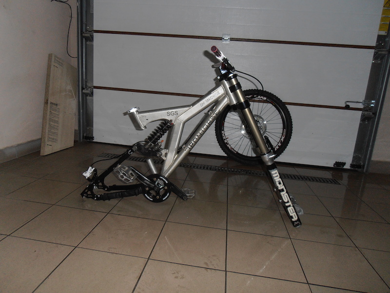 http://gp1.pinkbike.org/p4pb9178940/p4pb9178940.jpg