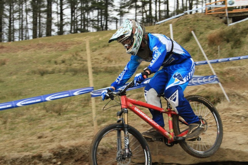 44Racing team photos from round 1 of the British 4x series at afan. The team are sponsored by ... Rockstar Energy Drink Diamondback Europe Thor MX Kore USA Contour Cameras Freestyletreme.com Fox Shox Horizon Watches Plush Suspension Tuning SpiralGFX Molini-Freeride.com Etnies Europe Raleigh International Mojo Suspension