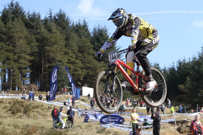 44Racing team photos from round 1 of the British 4x series at afan. The team are sponsored by ... Rockstar Energy Drink Diamondback Europe Thor MX Kore USA Contour Cameras Freestyletreme.com Fox Shox Horizon Watches Plush Suspension Tuning SpiralGFX Molini-Freeride.com Etnies Europe Raleigh International Mojo Suspension