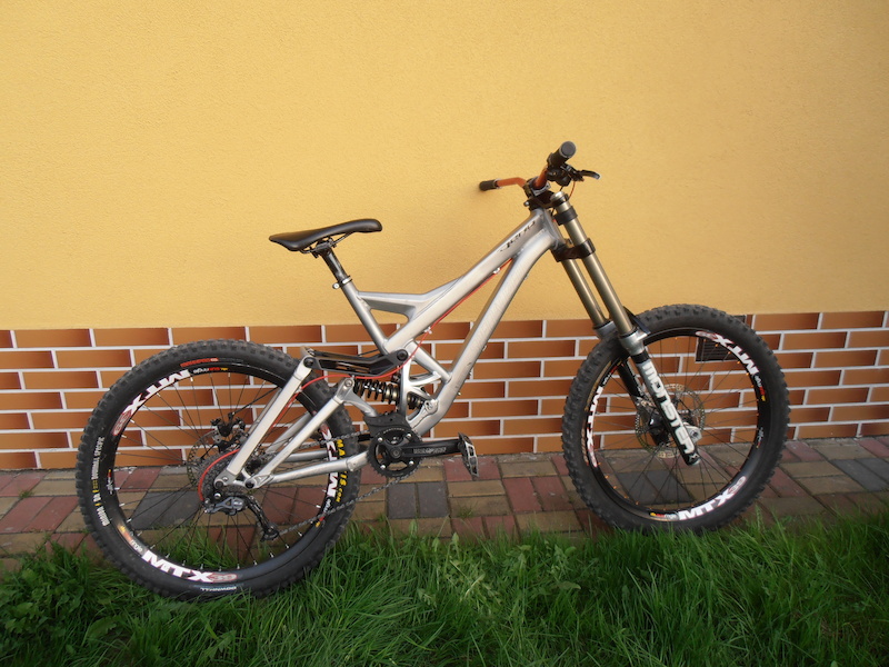 http://gp1.pinkbike.org/p4pb9549977/p4pb9549977.jpg