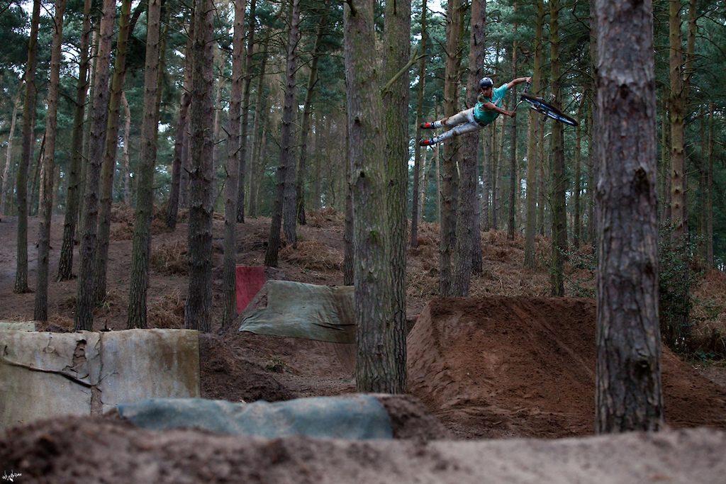 Super/can whip at Chicksands - Photo By Simon Nieborak // www.delayedpleasure.com