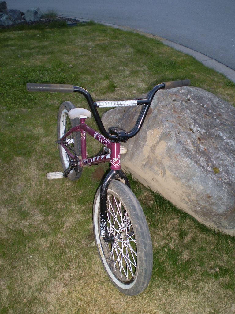 nice smooth and well balanced ride
Primo N4 front wheel and hub.
Odessy rear hub with Prime rear rim.
