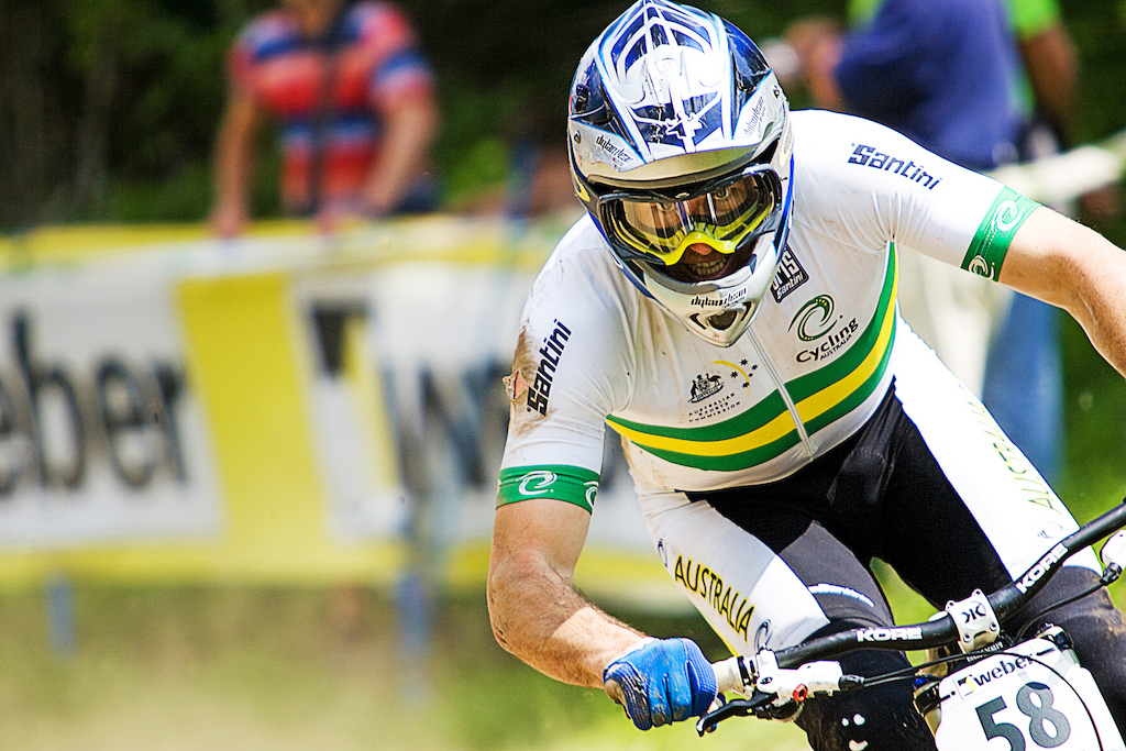Bryn show all his rage after a crash during the final run of the UCI world championship in val di Sole 2008.