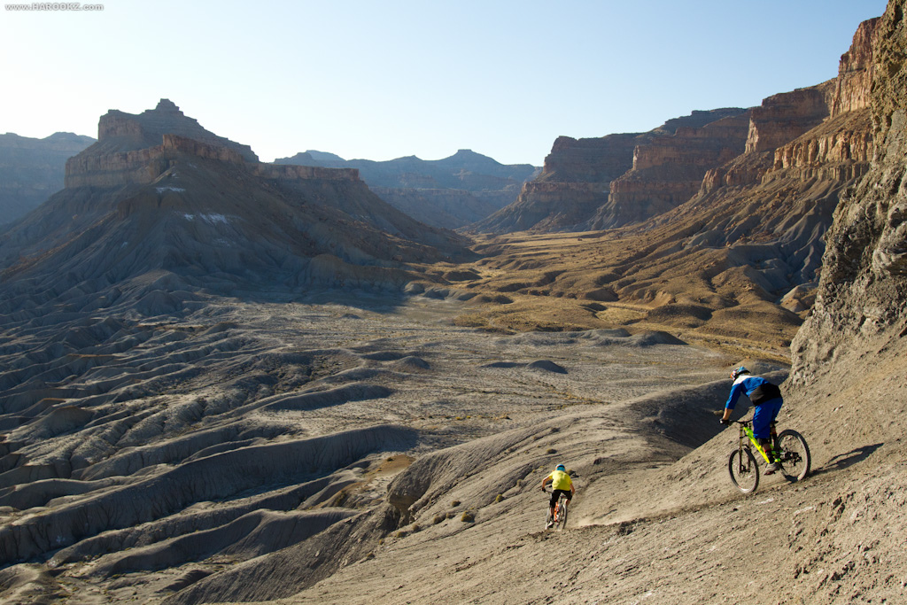 Geoff and Kevin in front warm up on some mellow trail style lines.