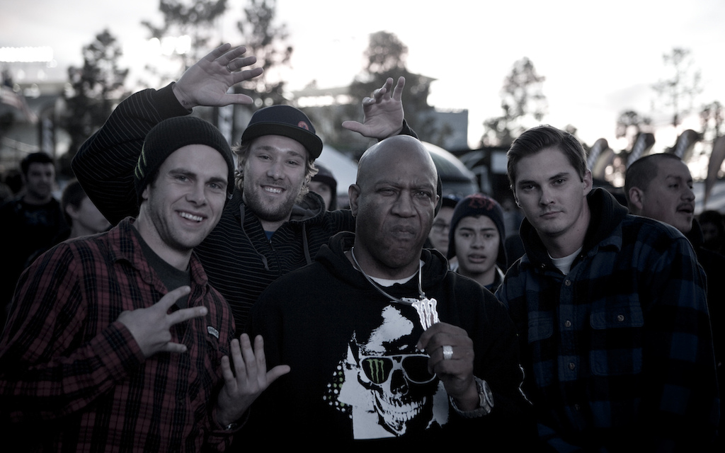 Zink Yo Deebo Throw up the two-six gang sign for these fools Deebo Nah lil homie I m too ol fa dat sheeeeiit Best pic of the entire trip.