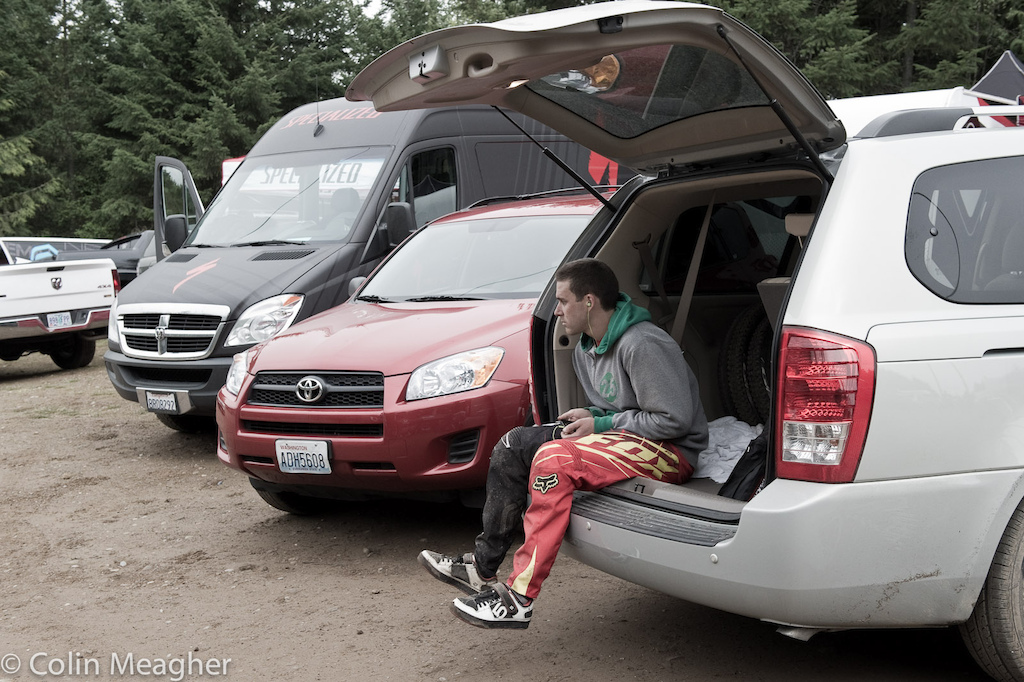 With racers allotted only a single training run on race day but with up to 5 hours of waiting before their race run it was time to plug in head phones and chill in the pits.