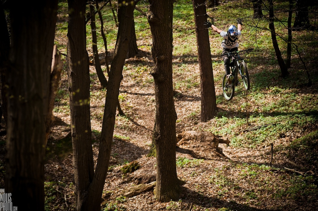 Szymon Godziek riding his both full suspension bikes - red slopestyle machine (Dartmoor Shine) and stylish anthracite-green bikepark freeride funbike (Dartmoor Wish).
Photo by Bartek Woliński - http://wolisphoto.com